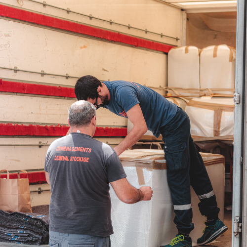 MoveHomeFast movers loading and unloading household items safely in the GTA